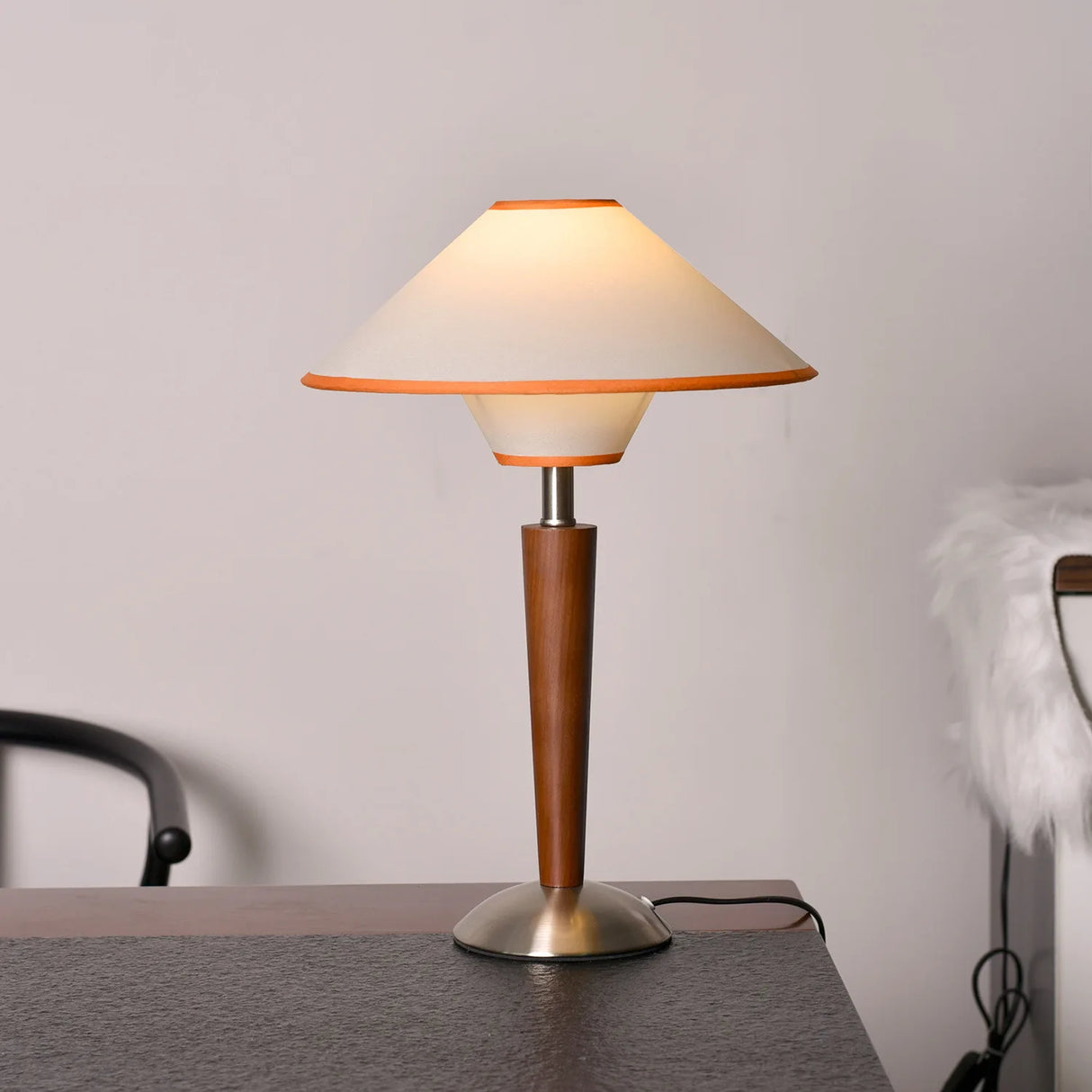2025 New Design Table Lamp Desk Light E27 Bulb with Wood Bracket Fabric Lampshade