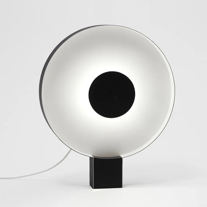 Modern Art Creative Living Room Table Lamp Simple and Unique Designer Bedroom Showroom Black and White Round Bedside Lamp