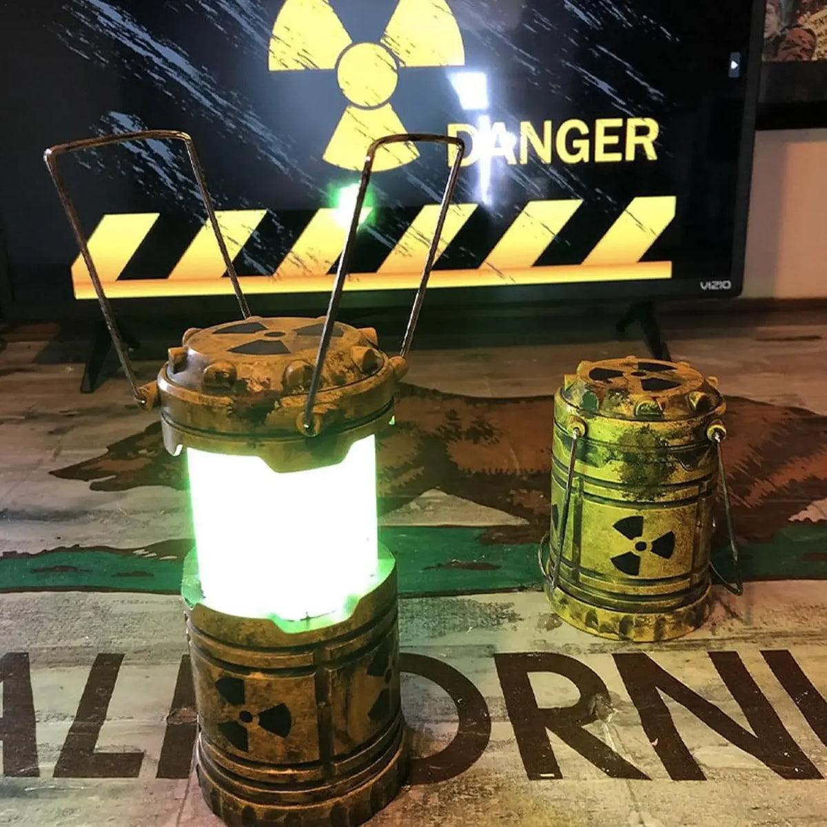 Simulation Nuclear Reactor Lantern & Handheld Camping Light - LED Night Light Ornament for Halloween, Home Decor & Unique Gifts
