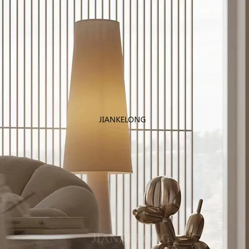 JIANKELONG Italian Designer Floor Lamp, Nordic Atmosphere Homestay Vertical Art Desk Lamp Suitable for Living Room Study Bedroom