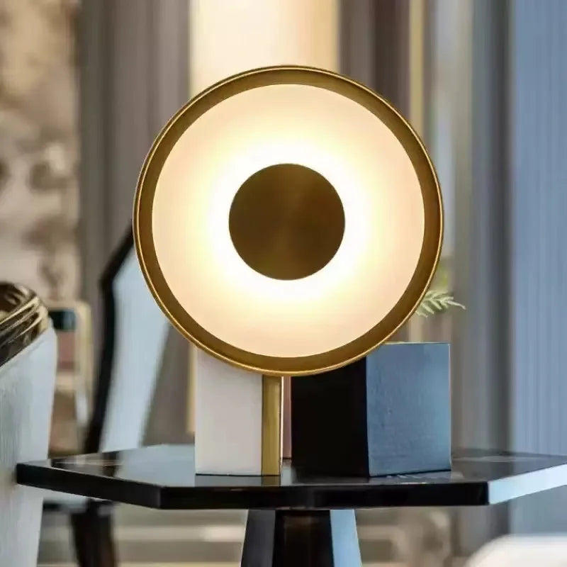 Modern Art Creative Living Room Table Lamp Simple and Unique Designer Bedroom Showroom Black and White Round Bedside Lamp