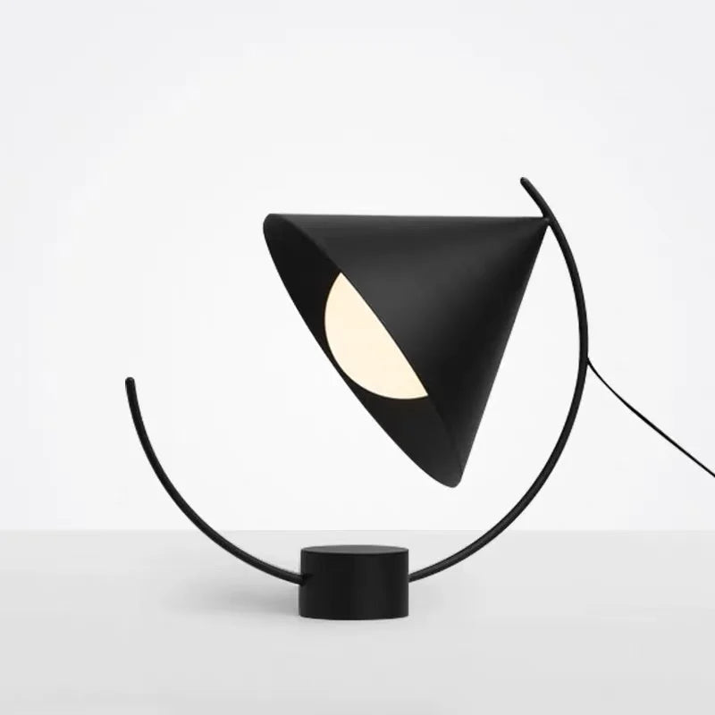 Nordic Designer LED Desk Lamp E27 Home Decors Restaurant Decorative Metallic Luster Bedroom Minimalist Villa Table Light Fixture