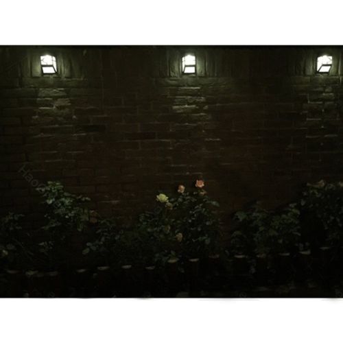 Solar Powered Wall Mount LED Light Outdoor Garden Path Landscape Fence Yard Lamp