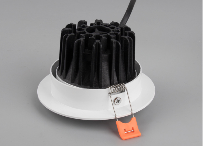 LED Angle Adjustable Recessed Downlight Dimmable 5W 7W 9W 12W 15W 18W Epistar COB Chip Ceiling Spot Lamp with 110/220V Driver