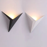 3W Modern Minimalist Triangle LED Wall Lamp (AC 85-265V) - Nordic Style Indoor Wall Sconce Light for Living Room & Bedroom