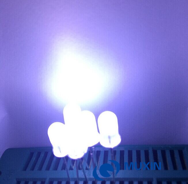 100pcs / pack 5mm White Ultra Bright 15000mcd Transparent 5 mm Light Emitting Diode LED Lamp 5 mm (DIP 3 V 6000K Ultralbright)
