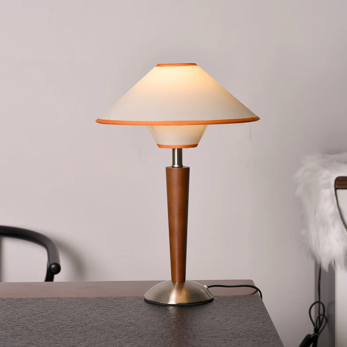 2025 New Design Table Lamp Desk Light E27 Bulb with Wood Bracket Fabric Lampshade