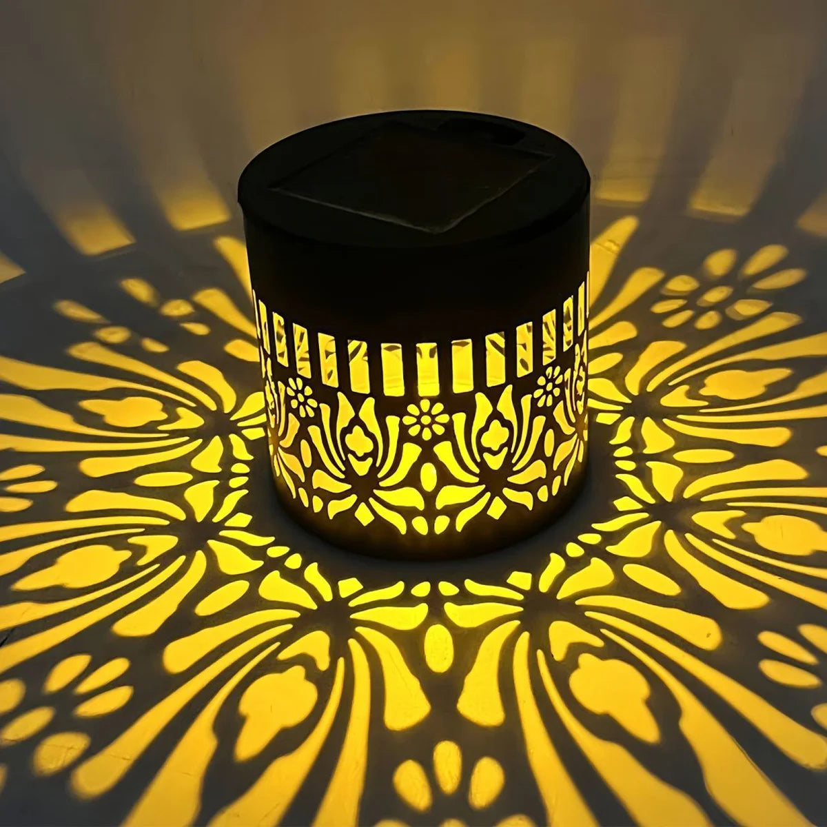 Solar Outdoor Wall & Fence Light - Decorative Metal Garden Lamp for Patio & Stairs