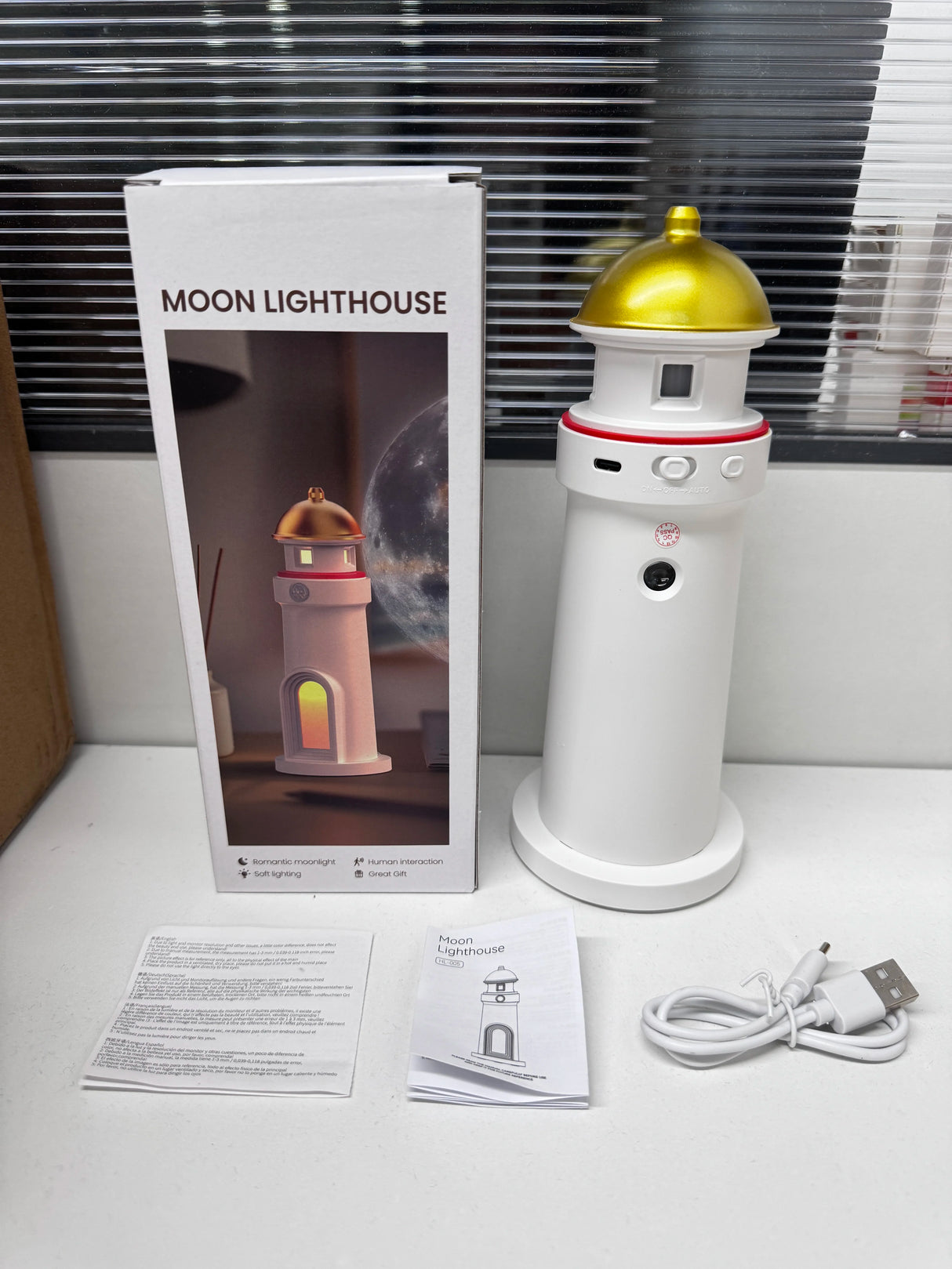 Lighthouse Lamp, Projection Lighthouse Lamp, Rechargeable LED Lighthouse, Moon Projection Lighthouse Lamp with Wireless Portable
