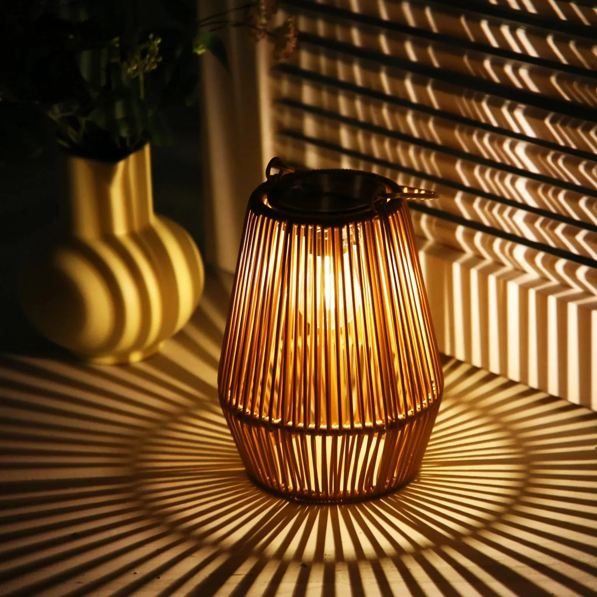 Outdoor Solar Boho Rattan Hanging Lantern Waterproof LED Wicker Lamp for Garden Patio Yard Summer Evening Balcony Wedding Decor