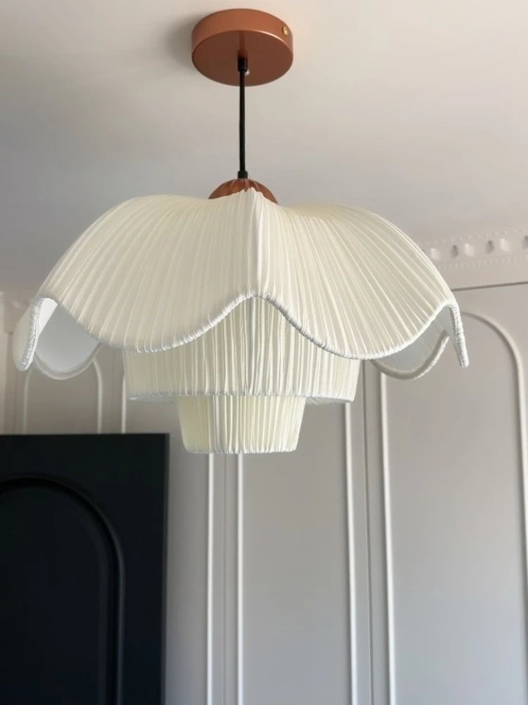 Nordic French Petal Shape Chandelier Simple Romantic Cream Style Lighting for Living Room Master Bedroom Home Decor Elegant