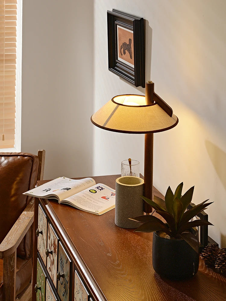 French Retro Wooden Floor Lamp Living Room Shelf Lamp Quiet And Stylish Bedroom Bedside Lights Room Decoration Table Light LED