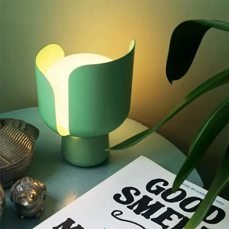 Italian Designer Creative Personality Rotating Petal Table Lamp Living Room Bedroom Desk Children's Room Decorative Table Lamp