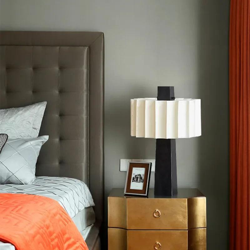 Living Room Table Lamp Designer Scandinavian Minimalist Creative Bedroom Bedside Lamp Study Black Vertical Lamp table light