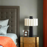 Living Room Table Lamp Designer Scandinavian Minimalist Creative Bedroom Bedside Lamp Study Black Vertical Lamp table light