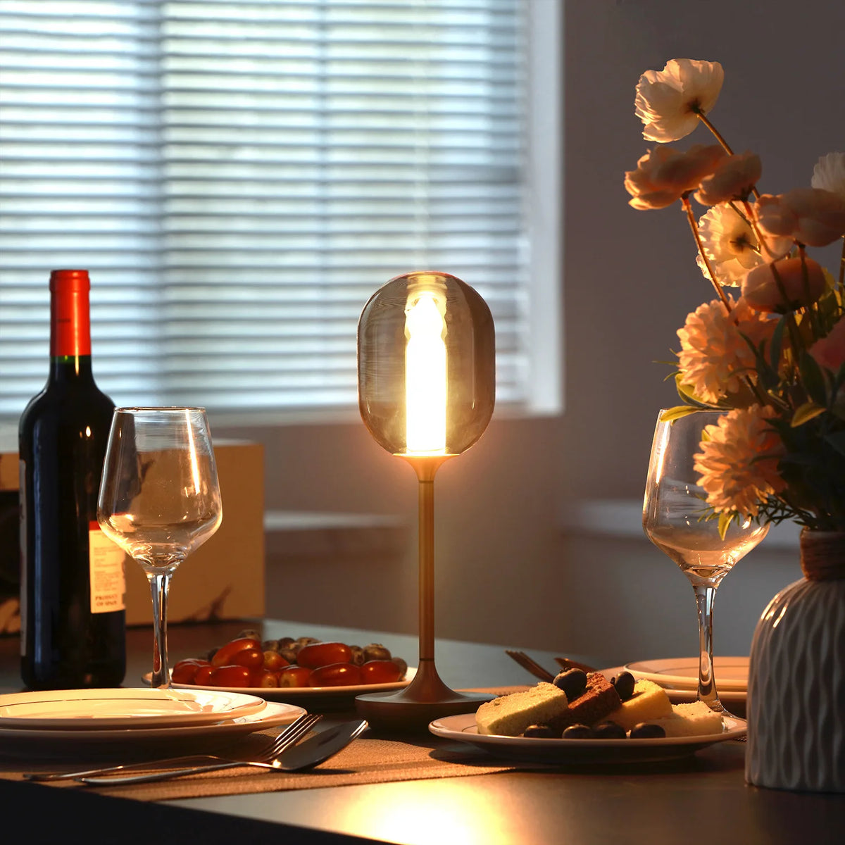 LED Table lamp for Restaurant Bedroom Rechargeable Wireless Touch Lamp Camping Candle Creative Lamp Warm Light Desk Lamp