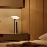 Italy Classic Table Lamp Metal Desk Light for Bedroom