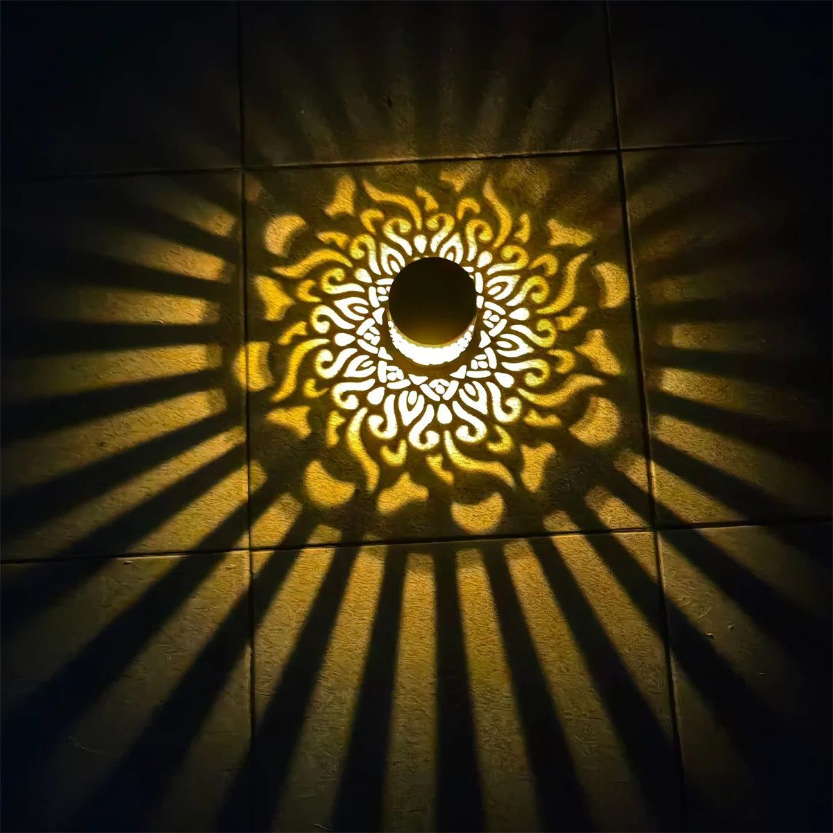 Solar Outdoor Wall & Fence Light - Decorative Metal Garden Lamp for Patio & Stairs