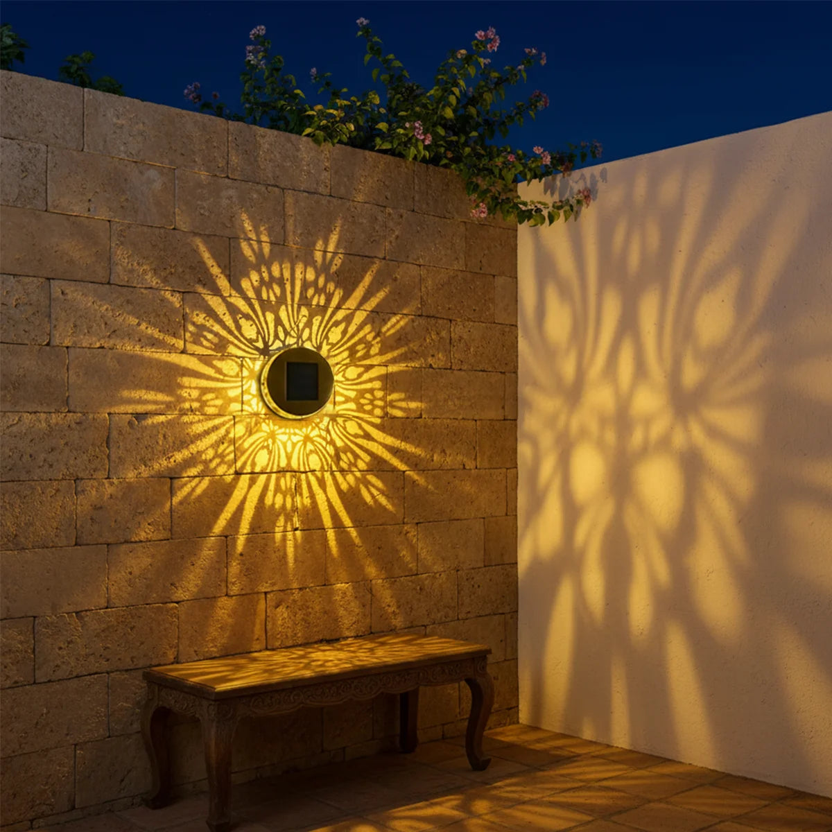 Solar Outdoor Wall & Fence Light - Decorative Metal Garden Lamp for Patio & Stairs