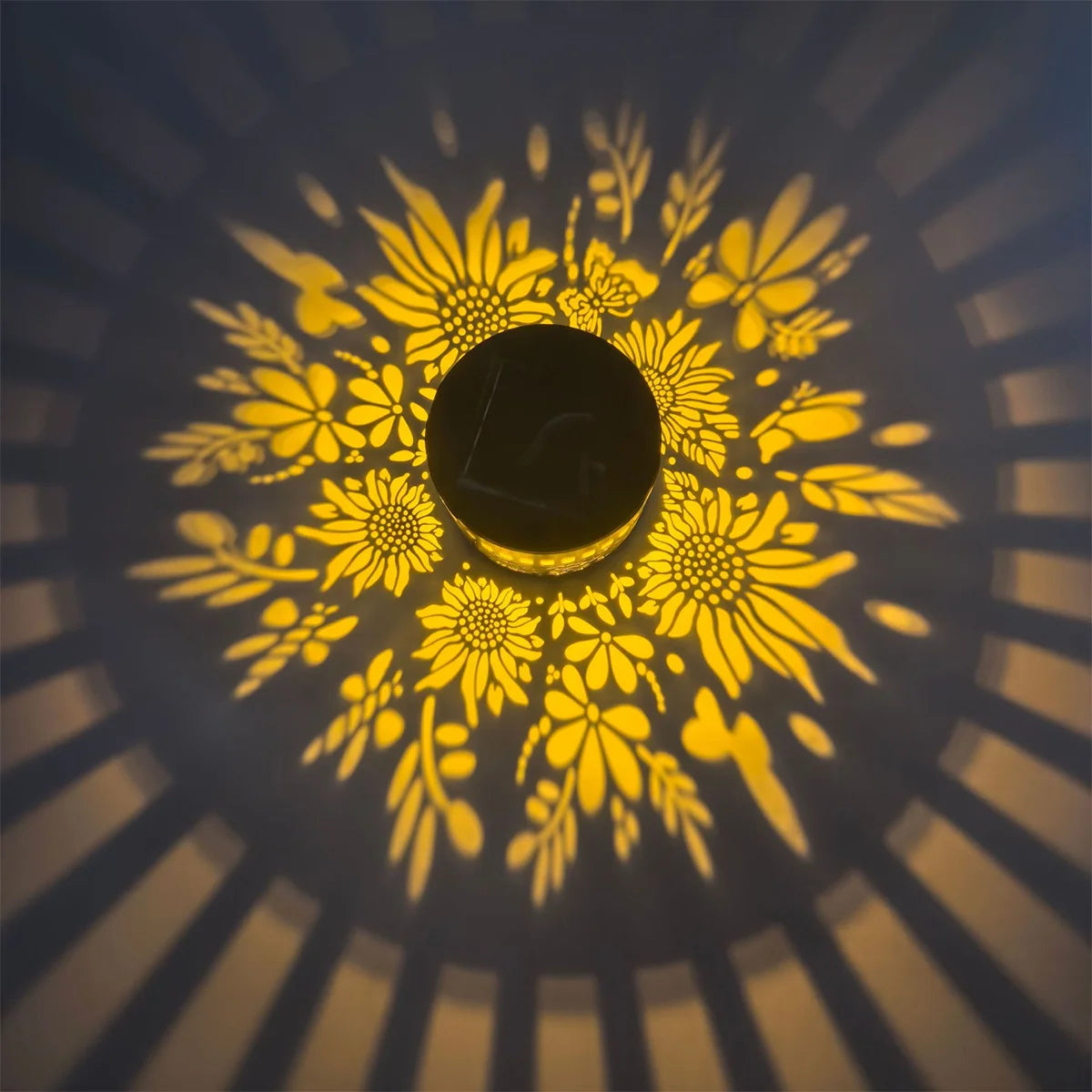 Solar Outdoor Wall & Fence Light - Decorative Metal Garden Lamp for Patio & Stairs