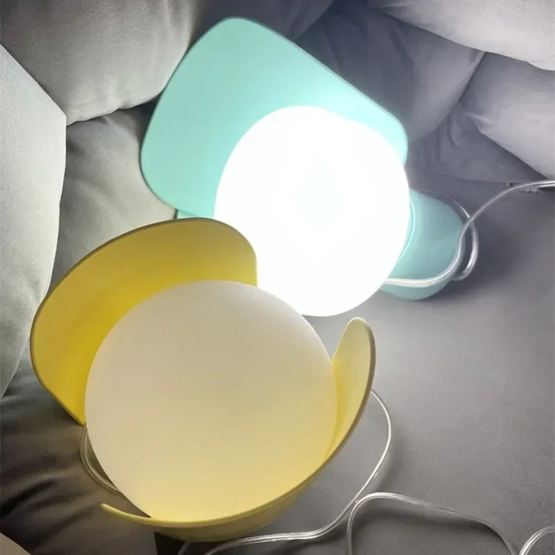 Italian Designer Creative Personality Rotating Petal Table Lamp Living Room Bedroom Desk Children's Room Decorative Table Lamp