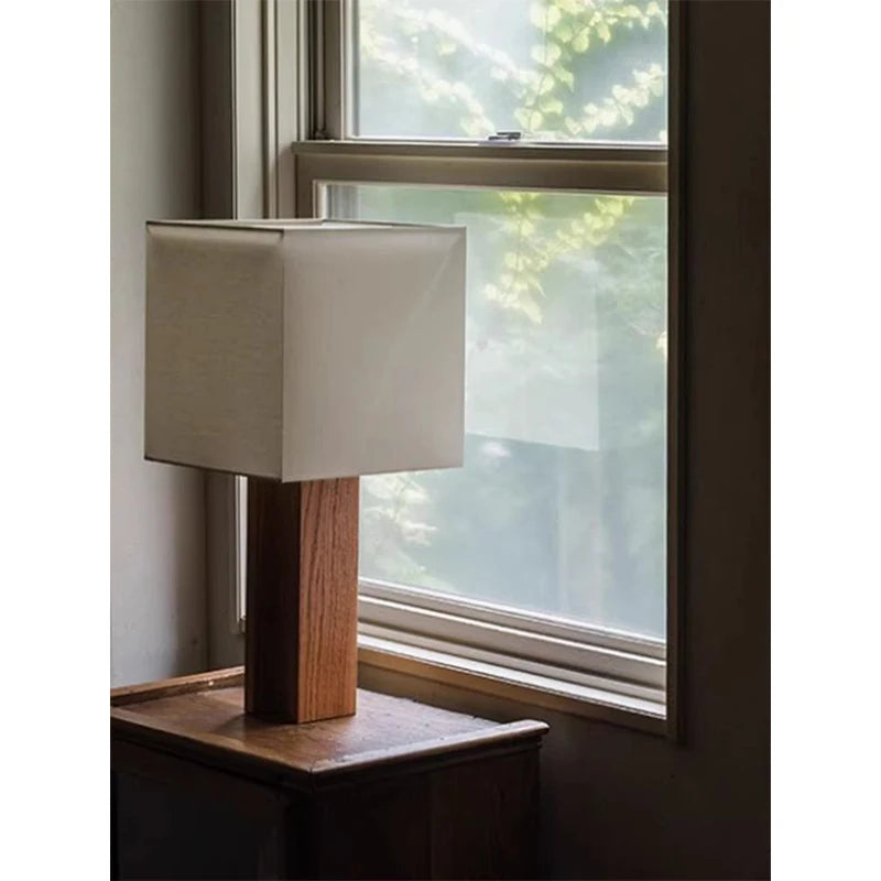 Solid Wood Decorative Table Lamp Nordic Retro Wabi-sabi Desk Lamp for Living Room, Bedroom, or Bedside