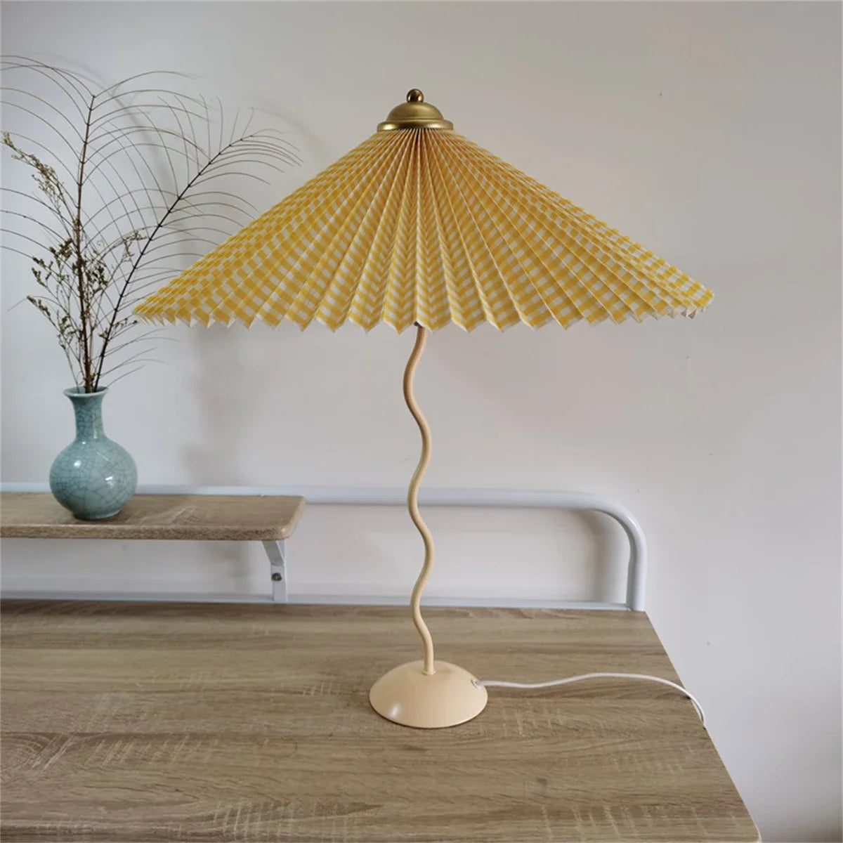 Table Lamp Ins Retro Pleated Umbrella Nordic Medieval Korean Master Bedroom Bedside Lamp Swing Iron Art Drop Shipping