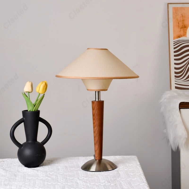 Retro Simple LED Advanced Solid Wood Desk Lamp Study Bedroom Bedside Decorative Atmosphere Lighting Lamps