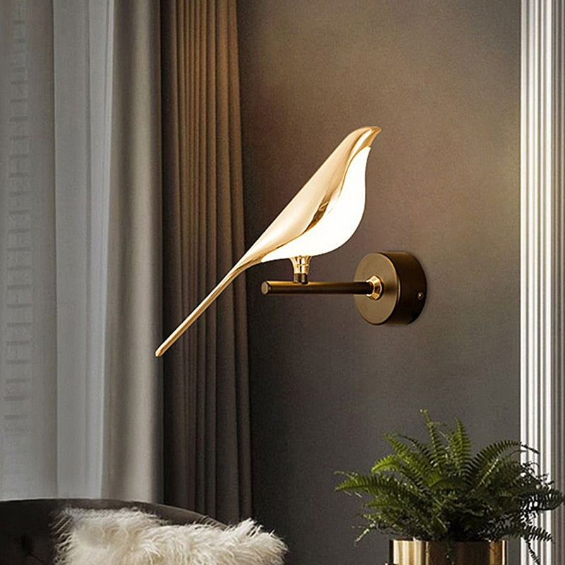 Nordic LED Golden Bird Wall Lamp Parlor Bar Bedside Hanging Light Novelty Rotatable Wall Lamp Bedroom Bedside Indoor Sconce