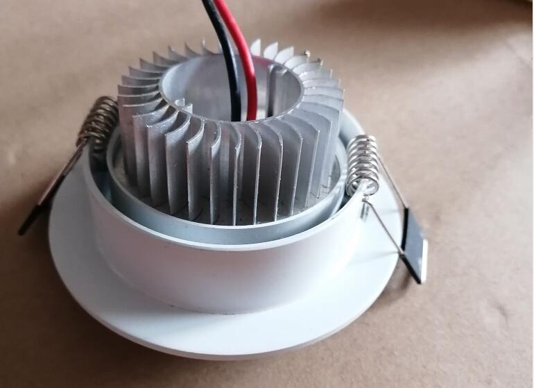 Hot Sale 9W 12W LED Downlight Dimmable Warm White Nature White Pure White Recessed LED Lamp Spot Light AC85-265V