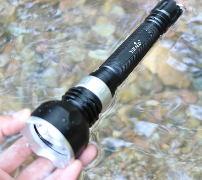 LED waterproof underwater diver diving yellow light T6 LED flashlight white light yellow light torch 18650 battery